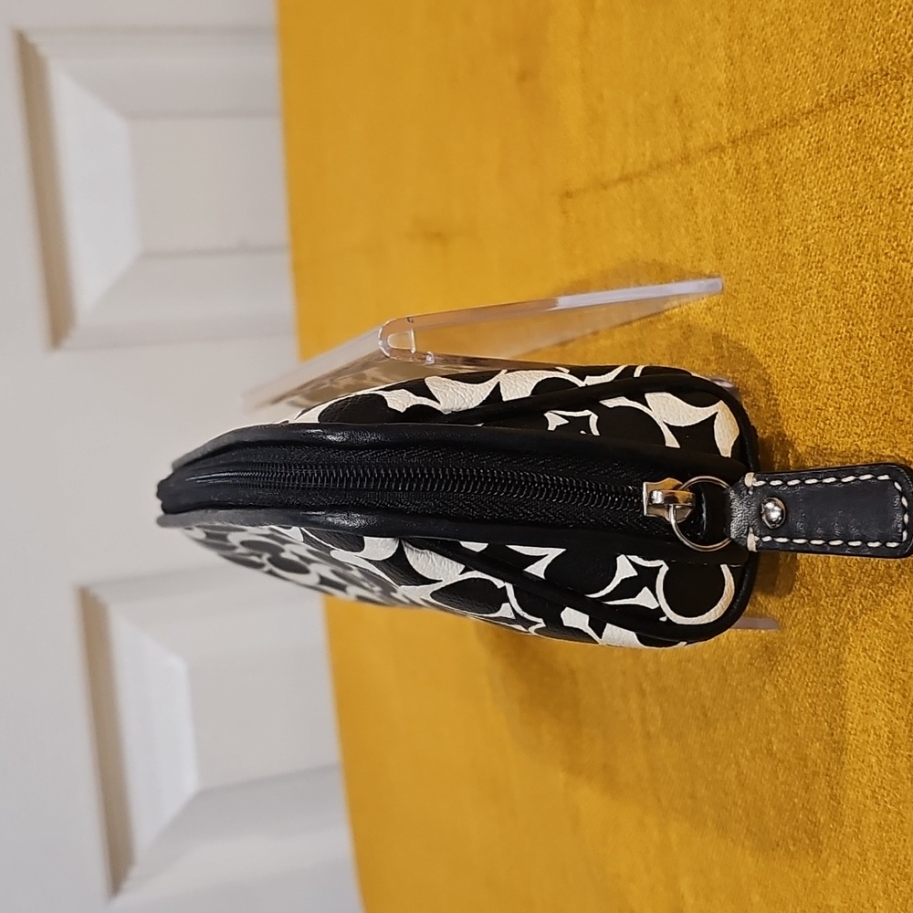 COACH ๐ Black & White Cosmetic Makeup Case EUC - Picture 3 of 7